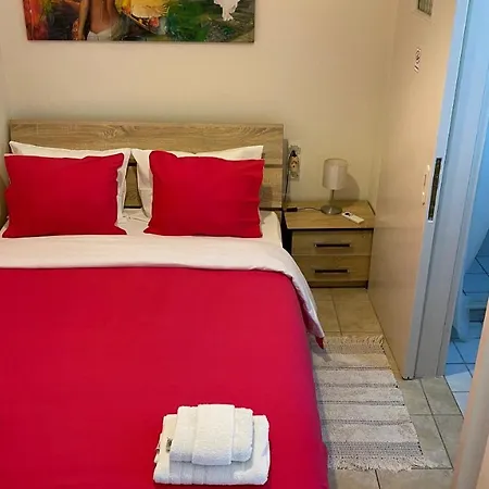 Port Apartment *